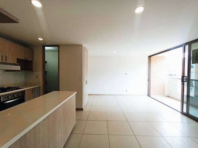 Apartamento de 2 alcobas en venta en Loma De San Jose, Sabaneta, 98 m² · foto 4 de 24