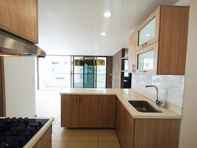 Apartamento de 2 alcobas en venta en Loma De San Jose, Sabaneta, 98 m² · foto 5 de 24