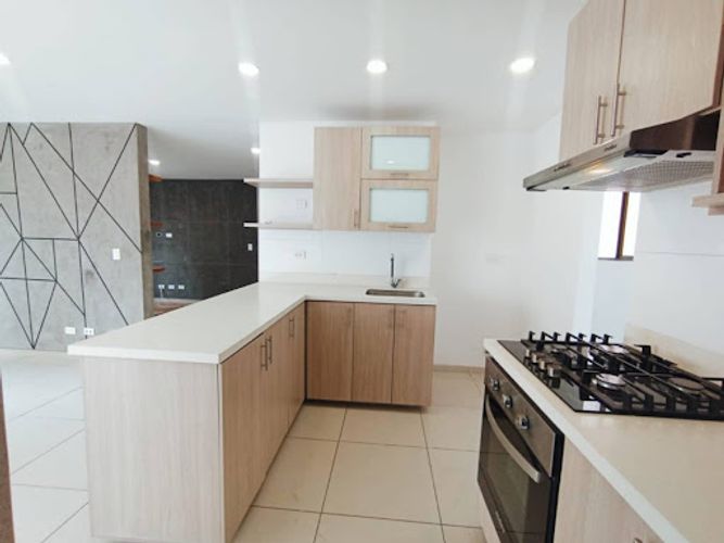 Apartamento de 2 alcobas en venta en Loma De San Jose, Sabaneta, 98 m² · foto 6 de 24