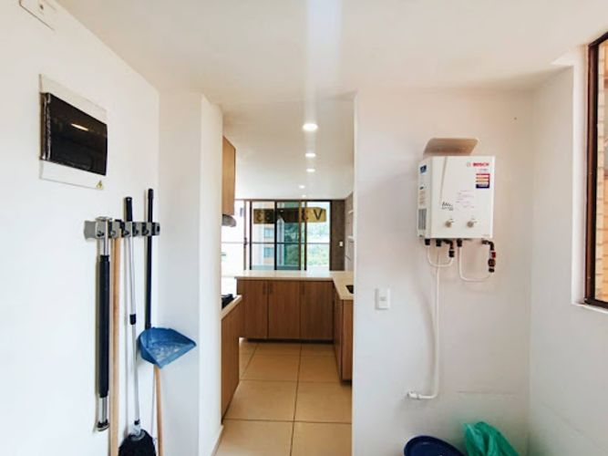 Apartamento de 2 alcobas en venta en Loma De San Jose, Sabaneta, 98 m² · foto 7 de 24