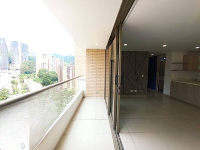 Apartamento de 2 alcobas en venta en Loma De San Jose, Sabaneta, 98 m² · foto 9 de 24
