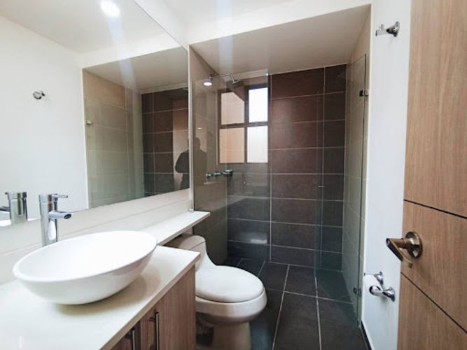 Apartamento de 2 alcobas en venta en Loma De San Jose, Sabaneta, 98 m² · foto 19 de 24