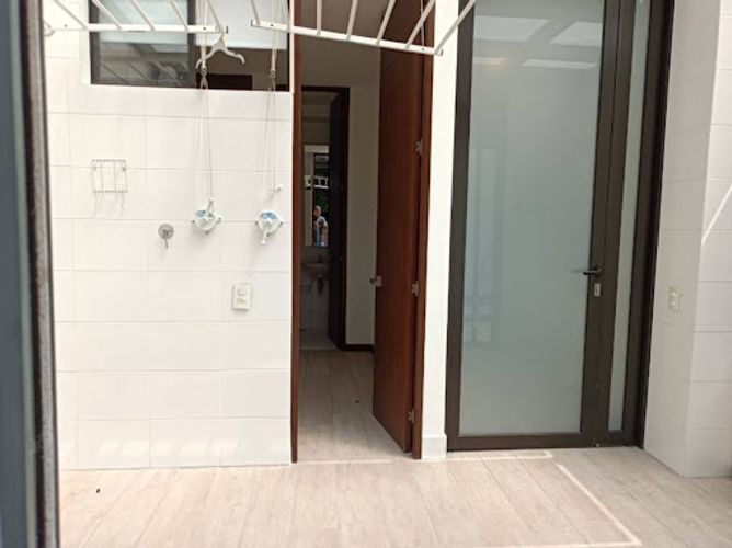 Apartamento de 4 alcobas en arriendo en Loma Del Campestre, Medellín, 282 m² · foto 8 de 24
