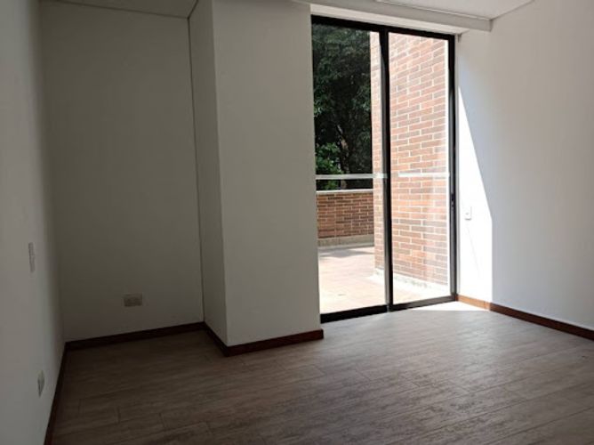 Apartamento de 4 alcobas en arriendo en Loma Del Campestre, Medellín, 282 m² · foto 10 de 24