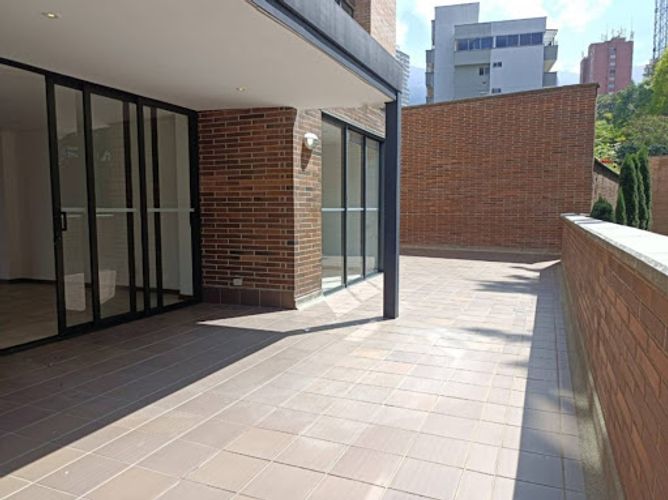 Apartamento de 4 alcobas en arriendo en Loma Del Campestre, Medellín, 282 m² · foto 24 de 24