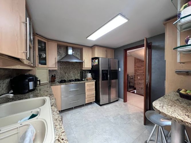 Casa de 4 alcobas en venta en Cumbres, Envigado, 272 m² · foto 6 de 24