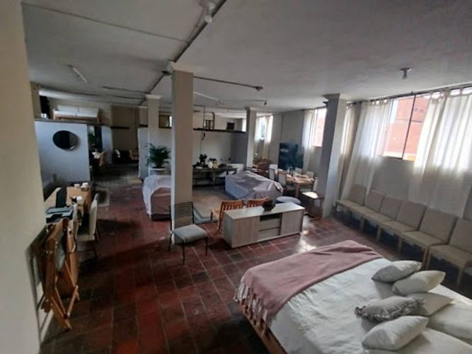 Bodega en arriendo en Perpetuo Socorro, Medellín, 310 m² · foto 3 de 10
