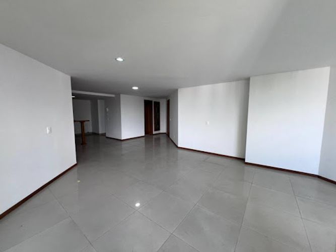 Apartamento de 3 alcobas en venta en Aves Maria, Sabaneta, 127 m² · foto 13 de 23