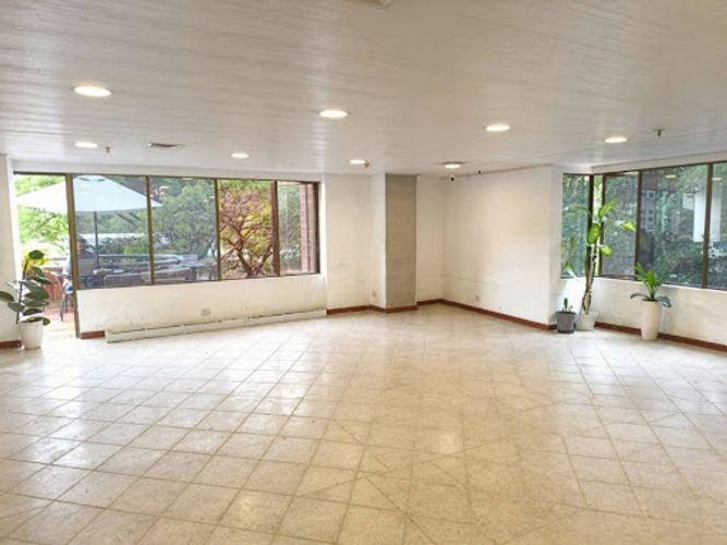 Oficina en arriendo en Milla De Oro, Medellín, 68 m² · foto 2 de 4