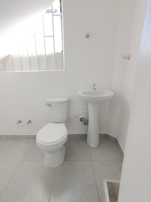 Local en arriendo en Rodeo Alto, Medellín, 217 m² · foto 6 de 12