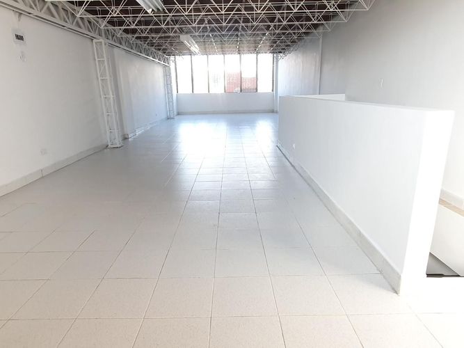 Local en arriendo en Rodeo Alto, Medellín, 217 m² · foto 7 de 12