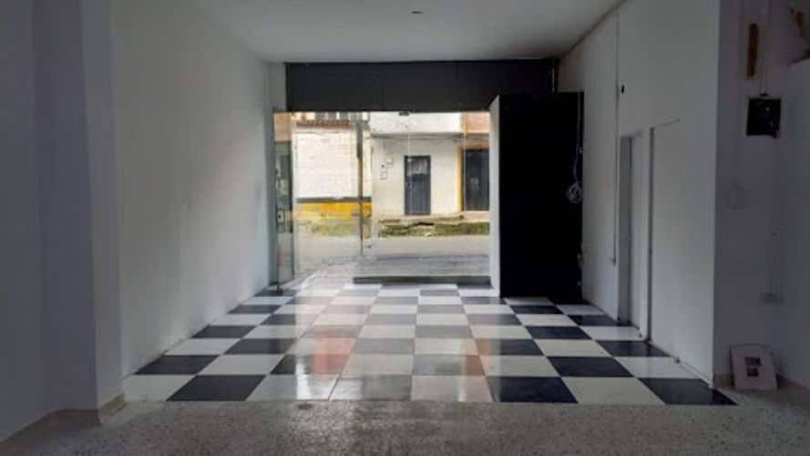 Local en arriendo en El Centro, El Carmen de Viboral, 154 m² · foto 2 de 14