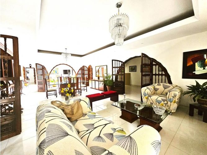Casa de 4 alcobas en venta en Prados Del Norte, Cali, 242 m² · foto 2 de 24