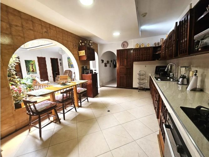 Casa de 4 alcobas en venta en Prados Del Norte, Cali, 242 m² · foto 7 de 24