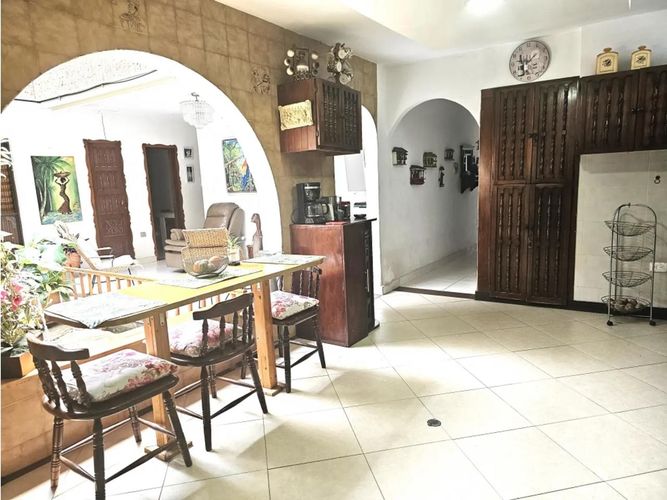 Casa de 4 alcobas en venta en Prados Del Norte, Cali, 242 m² · foto 9 de 24
