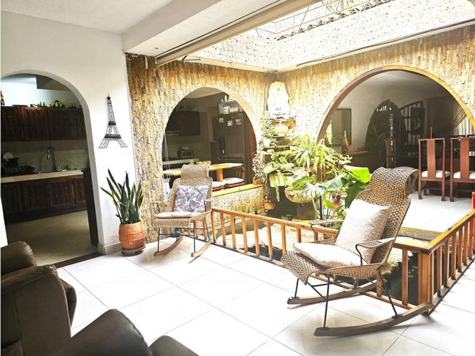 Casa de 4 alcobas en venta en Prados Del Norte, Cali, 242 m² · foto 22 de 24