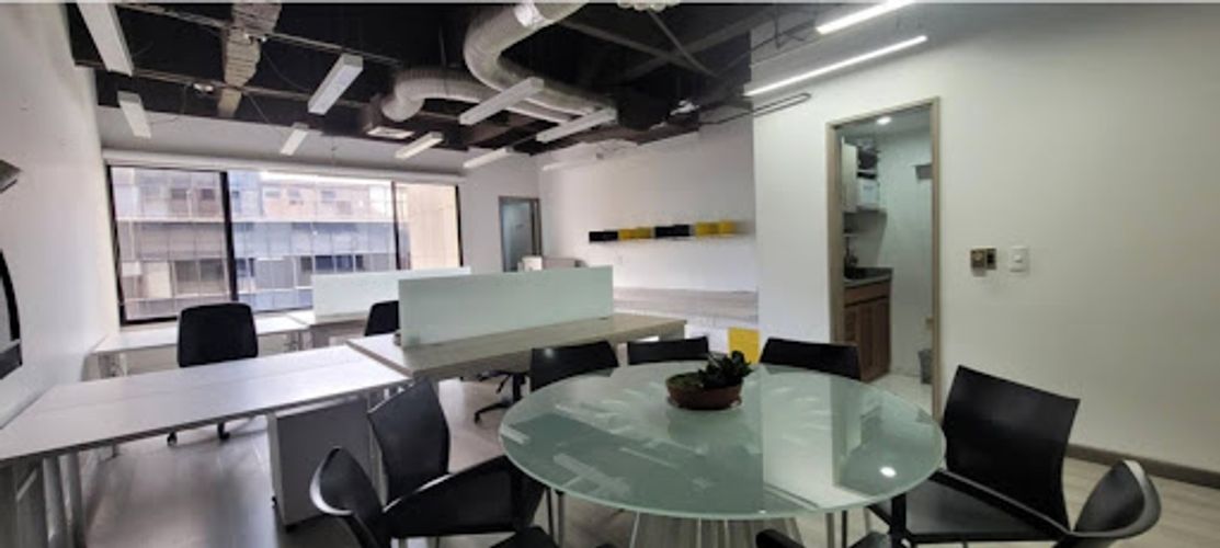 Oficina en arriendo en Milla De Oro, Medellín, 38 m² · foto 2 de 4