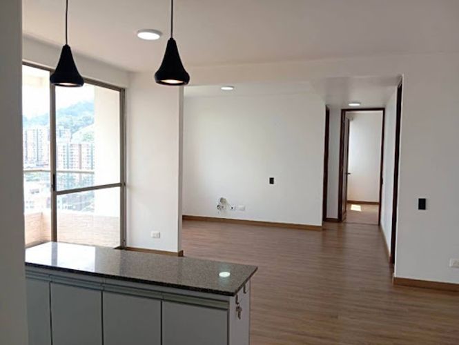 Apartamento de 2 alcobas en venta en Loma Del Barro, Sabaneta, 69 m² · foto 3 de 17