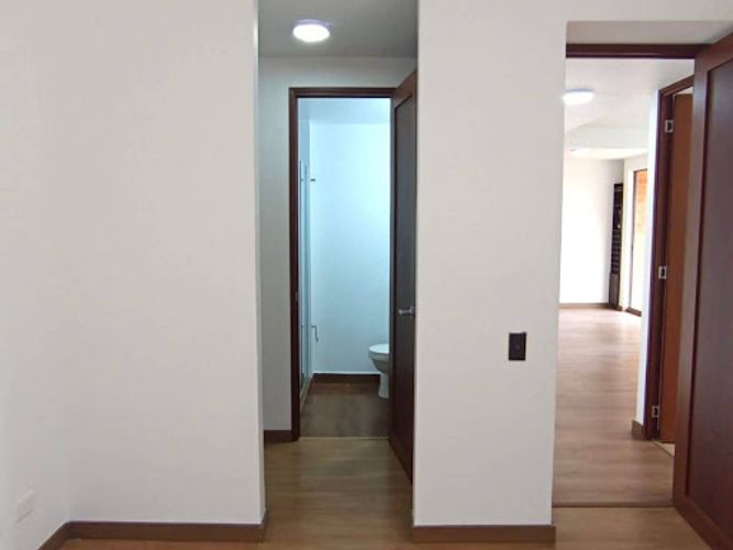 Apartamento de 2 alcobas en venta en Loma Del Barro, Sabaneta, 69 m² · foto 14 de 17