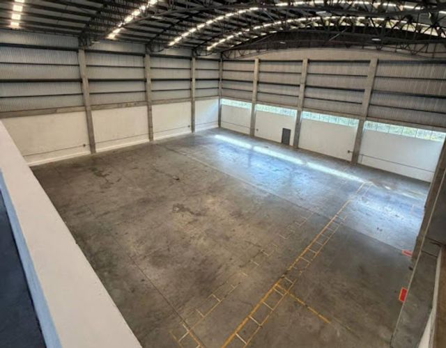 Bodega en arriendo en Copacabana, 1890 m² · foto 2 de 17
