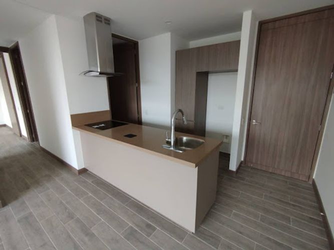 Apartamento de 2 alcobas en arriendo en El Campestre, Envigado, 77 m² · foto 2 de 15