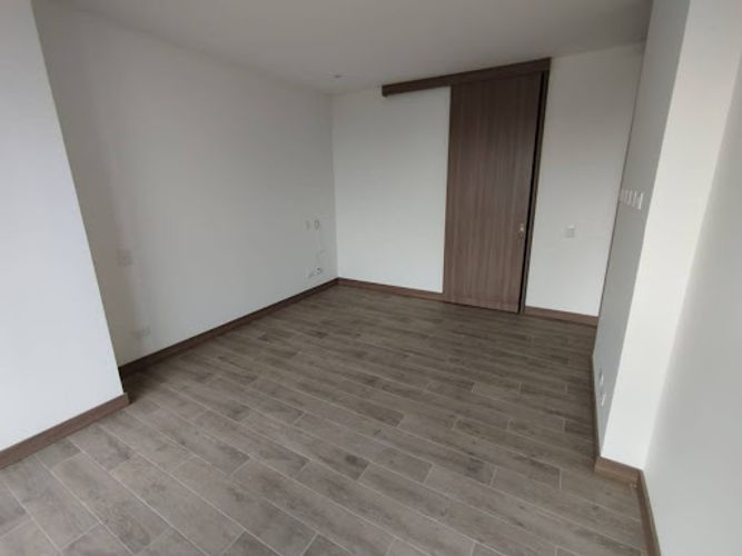 Apartamento de 2 alcobas en arriendo en El Campestre, Envigado, 77 m² · foto 5 de 15