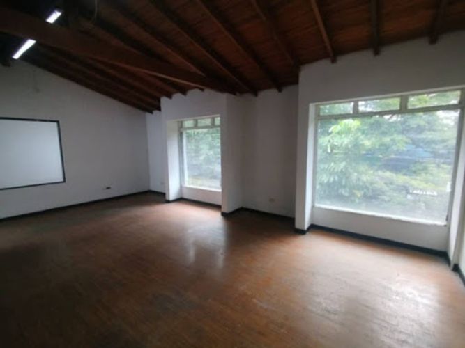 Local en arriendo en Simesa, Medellín, 400 m² · foto 2 de 13