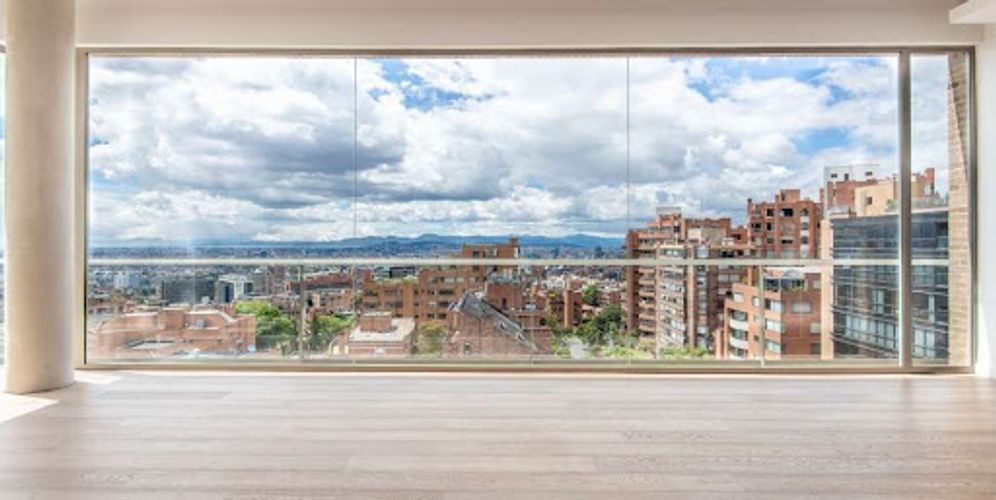Apartamento de 3 alcobas en venta en Los Rosales, Bogotá, 489 m² · foto 3 de 9