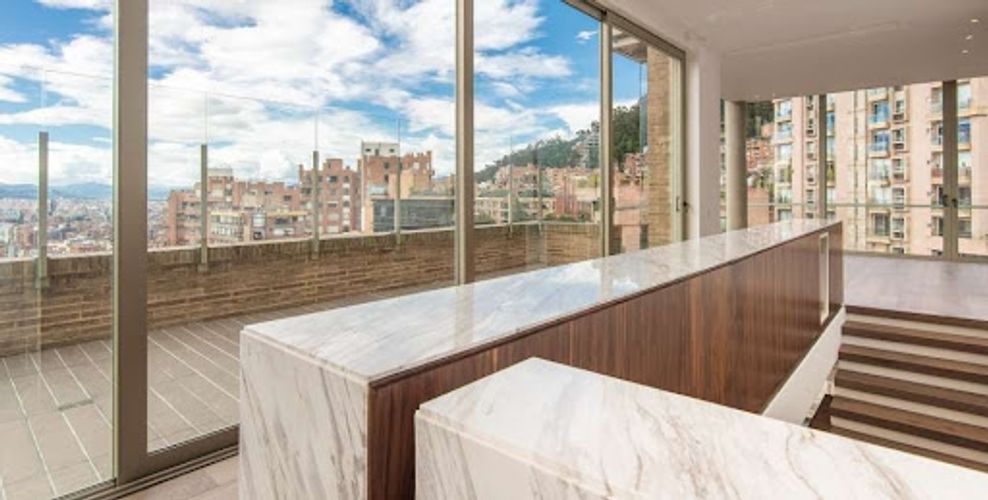 Apartamento de 3 alcobas en venta en Los Rosales, Bogotá, 489 m² · foto 5 de 9