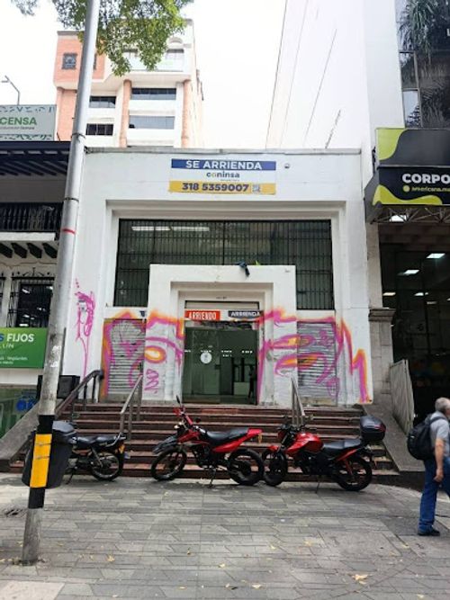 Local en arriendo en Estacion Villa, Medellín, 300 m² · foto 2 de 19