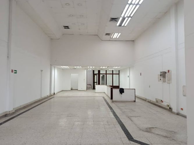 Local en arriendo en Estacion Villa, Medellín, 300 m² · foto 4 de 19