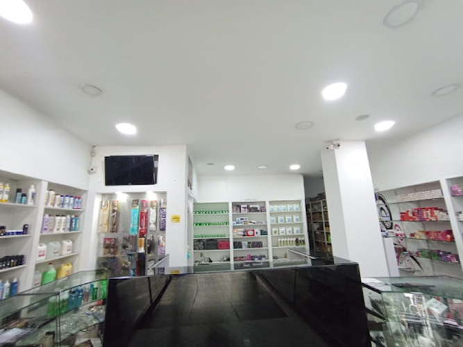 Local en arriendo en La Esmeralda, Envigado, 240 m² · foto 3 de 10
