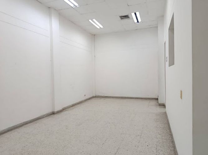 Local en arriendo en Estacion Villa, Medellín, 300 m² · foto 11 de 19
