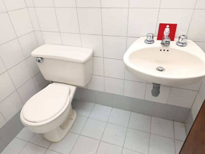 Local en arriendo en Estacion Villa, Medellín, 300 m² · foto 17 de 19