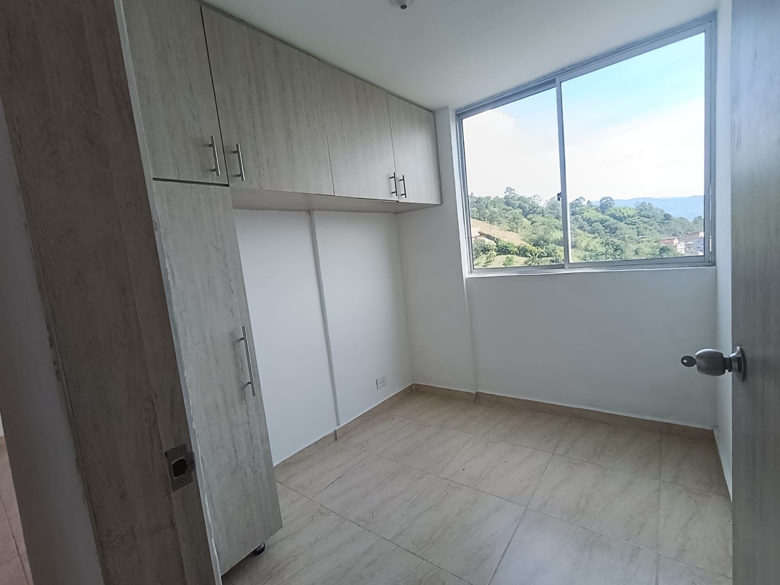 Apartamento en venta en La Tablaza, La Estrella · foto 10 de 24