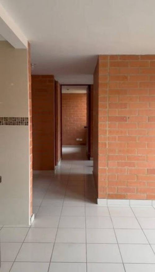 Apartamento de 3 alcobas en arriendo en Cr. La Finca Sm 9, Madrid, 57 m² · foto 2 de 8