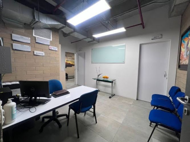 Oficina en venta en La Aguacatala, Medellín, 60 m² · foto 3 de 9
