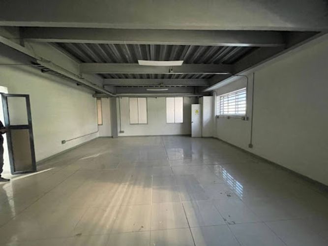 Bodega en arriendo en La Esmeralda, Itagüí, 2026 m² · foto 2 de 18