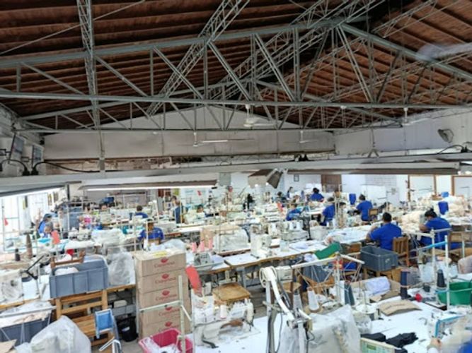 Bodega en arriendo en Laureles, Medellín, 480 m² · foto 4 de 8