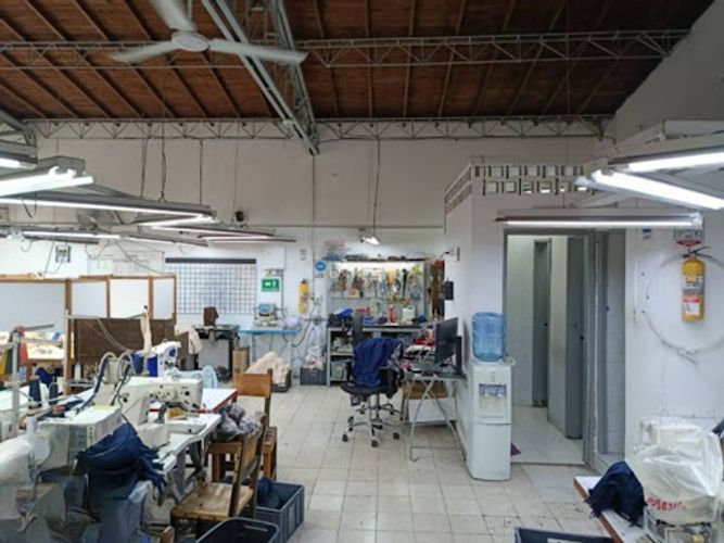 Bodega en arriendo en Laureles, Medellín, 480 m² · foto 5 de 8