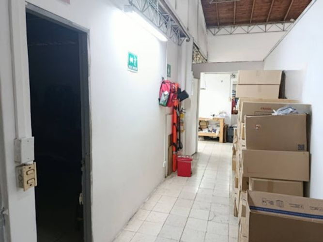 Bodega en arriendo en Laureles, Medellín, 480 m² · foto 7 de 8