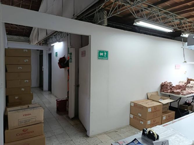 Bodega en arriendo en Laureles, Medellín, 480 m² · foto 8 de 8