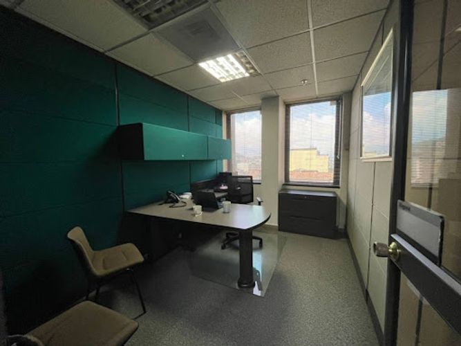 Oficina en arriendo en El Chagualo, Medellín, 350 m² · foto 10 de 19