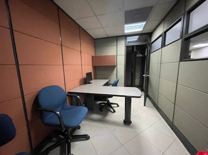 Oficina en arriendo en El Chagualo, Medellín, 350 m² · foto 13 de 19