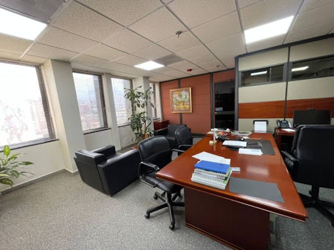 Oficina en arriendo en El Chagualo, Medellín, 200 m² · foto 5 de 9