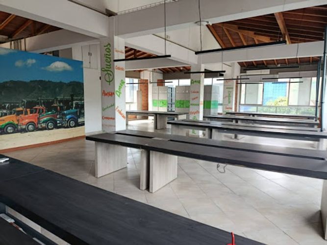 Local en arriendo en El Chagualo, Medellín, 330 m² · foto 4 de 23