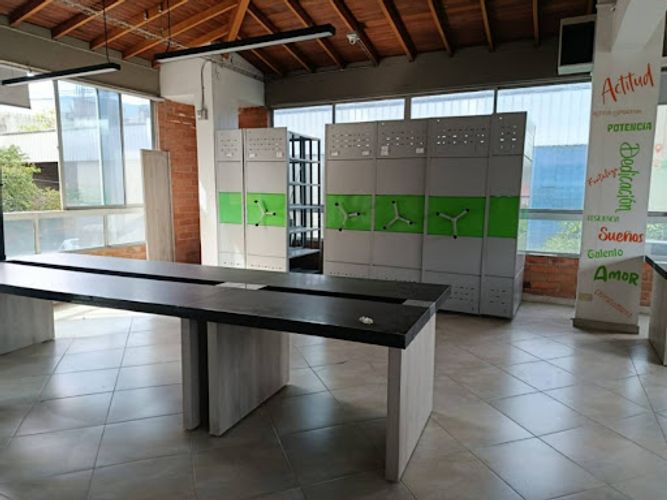 Local en arriendo en El Chagualo, Medellín, 330 m² · foto 8 de 23