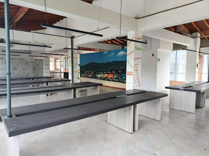 Local en arriendo en El Chagualo, Medellín, 330 m² · foto 9 de 23
