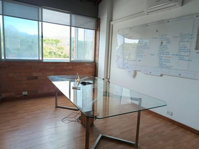 Local en arriendo en El Chagualo, Medellín, 330 m² · foto 13 de 23