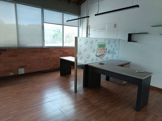 Local en arriendo en El Chagualo, Medellín, 330 m² · foto 15 de 23